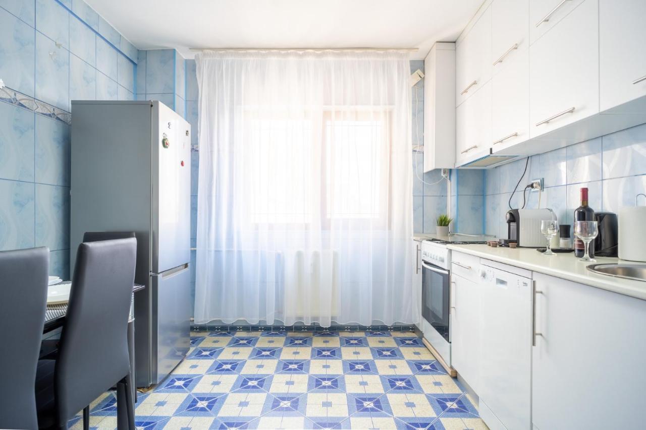 Serene 1Br Apartment With Workspace Bukarest Eksteriør billede