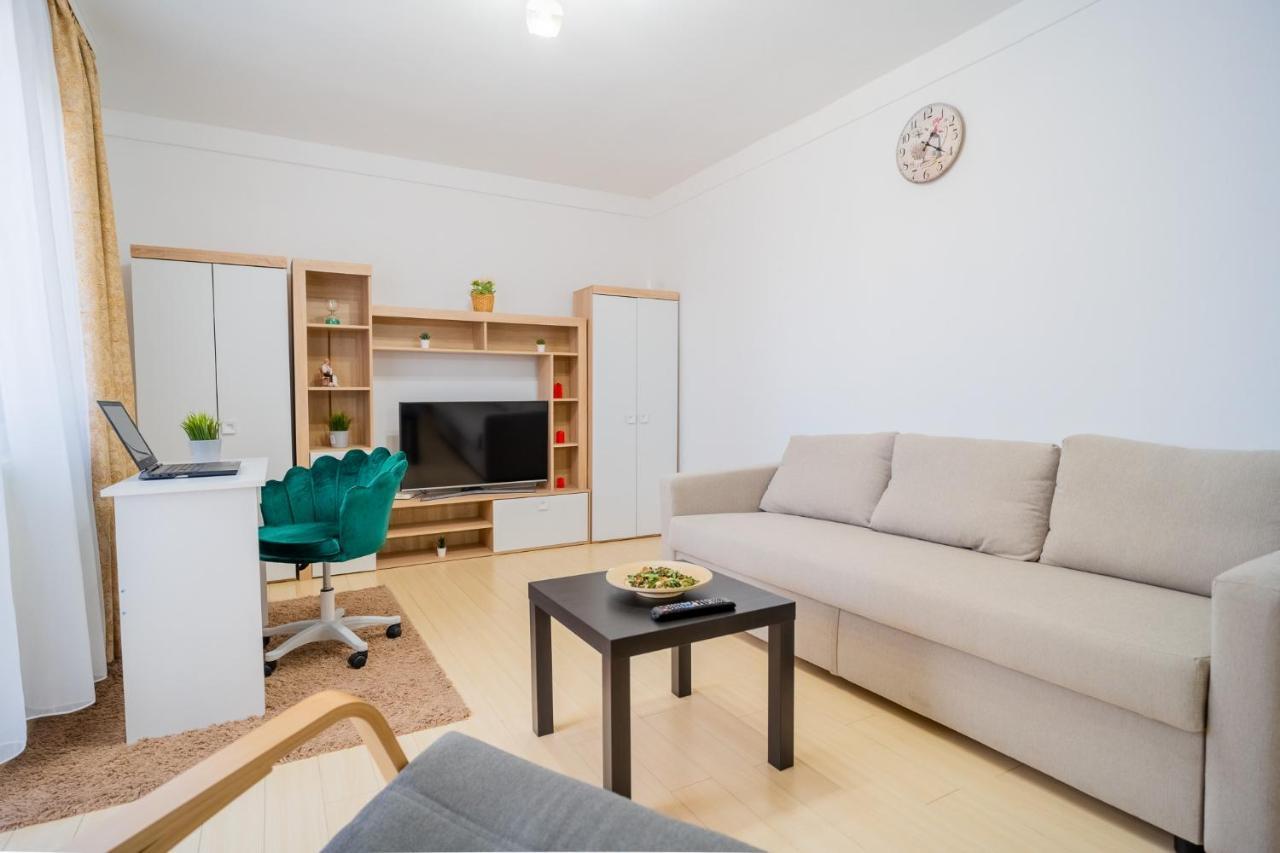 Serene 1Br Apartment With Workspace Bukarest Eksteriør billede